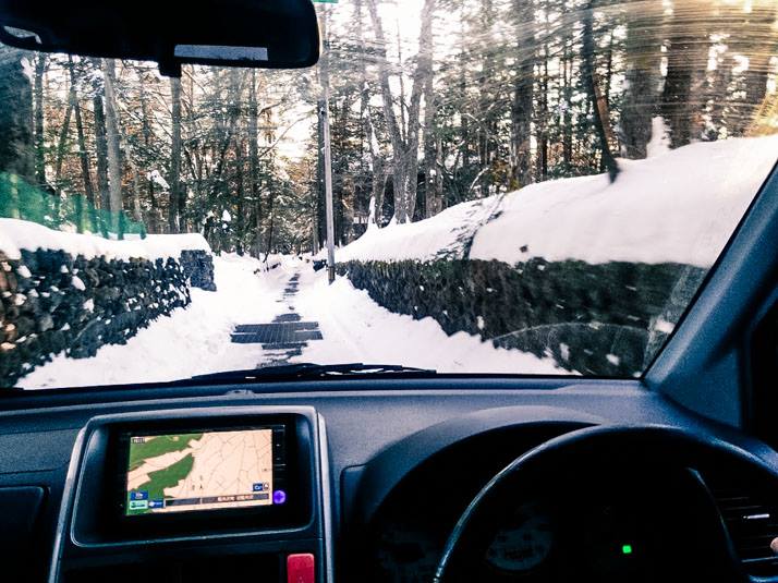 冬の軽井沢の雪道 車で気をつけること5つ タウナー不動産